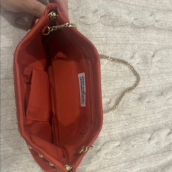 Elegant Red Leather Bag with Gold Chain - Picture 3 of 5